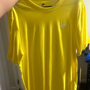 Brand new Nike t shirt yellow